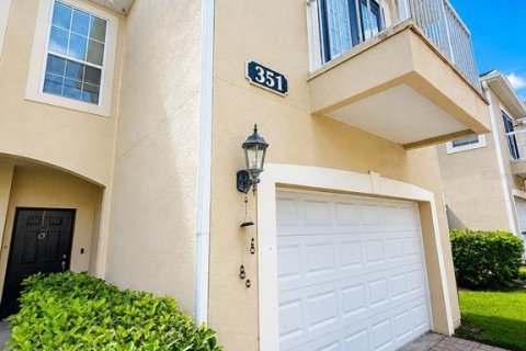 Townhouse in Casselberry, Florida 3 bedrooms, 142.88 sq.m. № 2325079