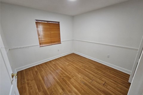 Снять в аренду таунхаус в Хайалиа Гарденс, Флорида 3 спальни, 110.55м2, № 1955355 - фото 6