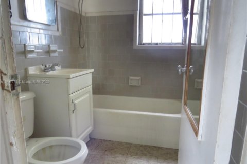 House in Pompano Beach, Florida 2 bedrooms, 86.96 sq.m. № 1825953 - photo 7