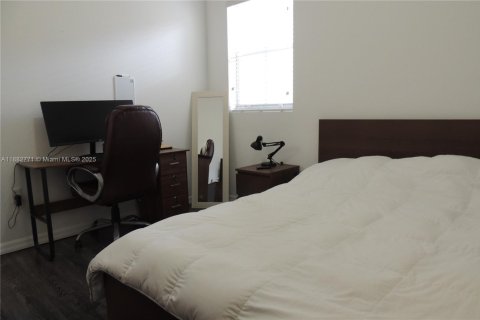 Condo in Doral, Florida, 2 bedrooms  № 1931958 - photo 14
