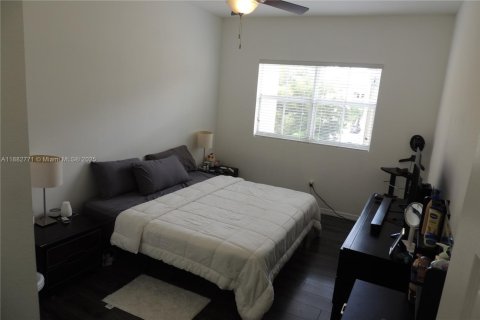 Condo in Doral, Florida, 2 bedrooms  № 1931958 - photo 17