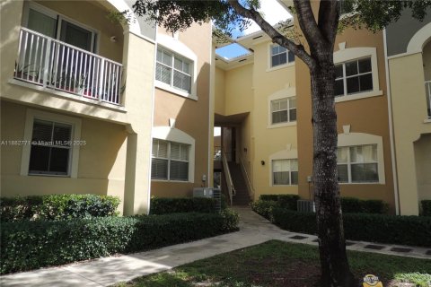 Condo in Doral, Florida, 2 bedrooms  № 1931958 - photo 2