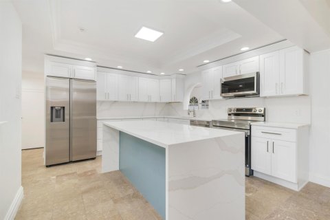 Casa en venta en West Palm Beach, Florida, 5 dormitorios, 368.08 m2 № 2082500 - foto 14