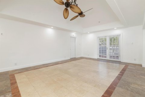 Casa en venta en West Palm Beach, Florida, 5 dormitorios, 368.08 m2 № 2082500 - foto 12