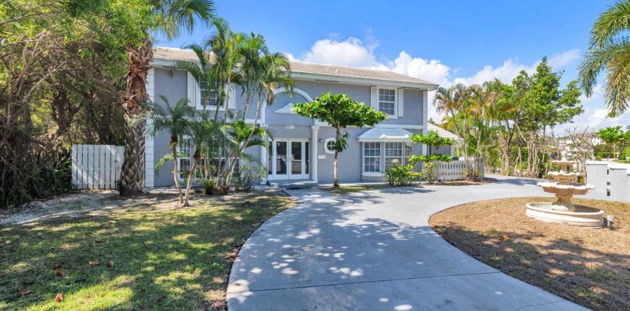 Casa en West Palm Beach, Florida 5 dormitorios, 368.08 m2 № 2082500