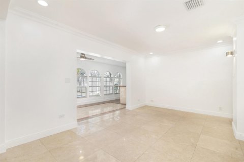 Casa en venta en West Palm Beach, Florida, 5 dormitorios, 368.08 m2 № 2082500 - foto 8
