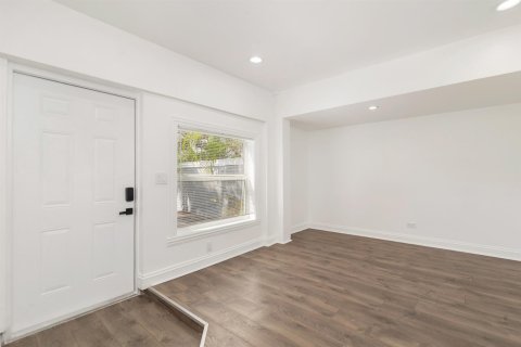Casa en venta en West Palm Beach, Florida, 5 dormitorios, 368.08 m2 № 2082500 - foto 26