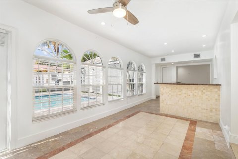 Casa en venta en West Palm Beach, Florida, 5 dormitorios, 368.08 m2 № 2082500 - foto 10