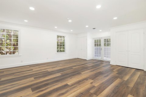 Casa en venta en West Palm Beach, Florida, 5 dormitorios, 368.08 m2 № 2082500 - foto 16