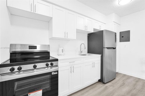 Снять в аренду квартиру в Норт-Майами, Флорида 1 спальня, 69.68м2, № 1921558 - фото 21