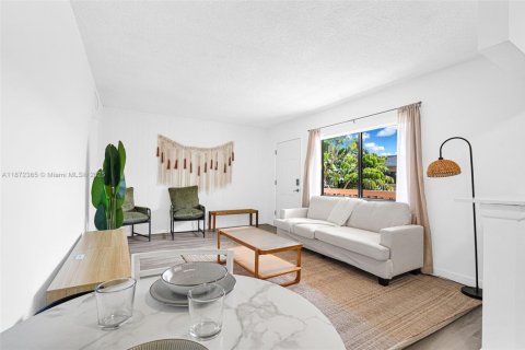 Снять в аренду квартиру в Норт-Майами, Флорида 1 спальня, 69.68м2, № 1921558 - фото 4