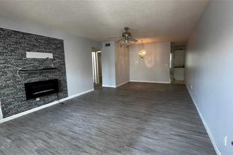 Condo in Clearwater, Florida, 2 bedrooms № 2108160 - photo 6