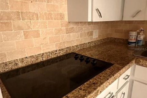 Condo in Clearwater, Florida, 2 bedrooms № 2108160 - photo 13