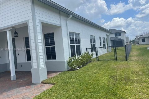 Casa en alquiler en Ave Maria, Florida, 4 dormitorios № 1997655 - foto 2