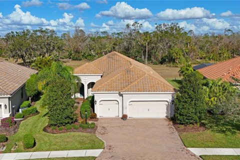 House in Bradenton, Florida 3 bedrooms, 223.71 sq.m. № 1546043 - photo 1