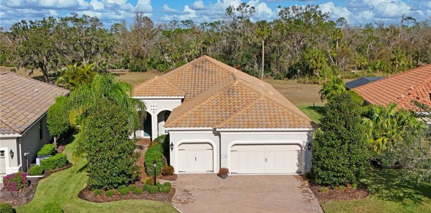 House in Bradenton, Florida 3 bedrooms, 223.71 sq.m. № 1546043