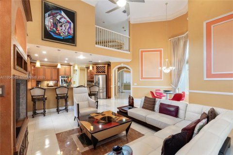 Casa en venta en Pembroke Pines, Florida, 4 dormitorios, 503.9 m2 № 2008378 - foto 25