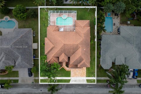 Casa en venta en Pembroke Pines, Florida, 4 dormitorios, 503.9 m2 № 2008378 - foto 4