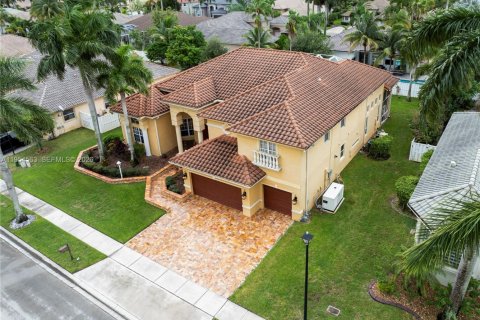 Casa en venta en Pembroke Pines, Florida, 4 dormitorios, 503.9 m2 № 2008378 - foto 3
