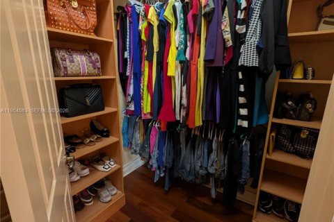 Casa en venta en Pembroke Pines, Florida, 4 dormitorios, 503.9 m2 № 2008378 - foto 12