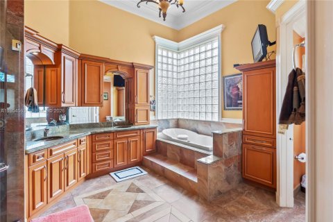 Casa en venta en Pembroke Pines, Florida, 4 dormitorios, 503.9 m2 № 2008378 - foto 8