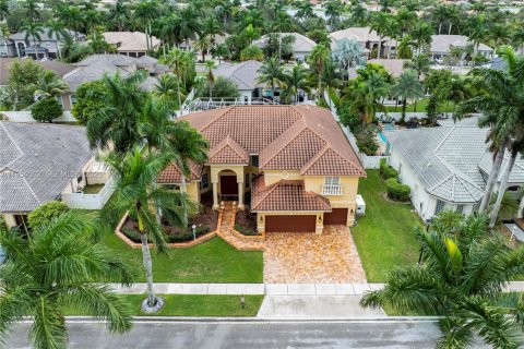 Casa en venta en Pembroke Pines, Florida, 4 dormitorios, 503.9 m2 № 2008378 - foto 2