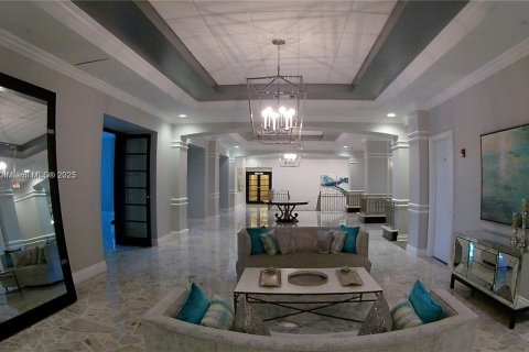 Condo in Hollywood, Florida, 1 bedroom  № 1683880 - photo 18