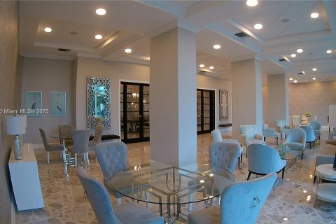 Condo in Hollywood, Florida, 1 bedroom  № 1683880 - photo 17