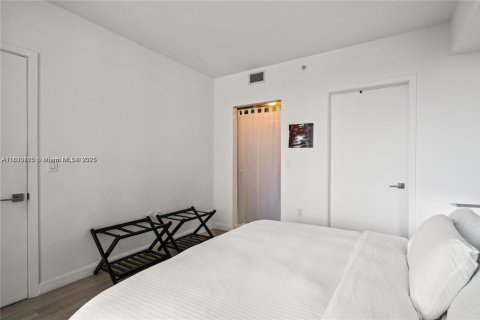 Condo in Miami, Florida, 2 bedrooms  № 1806123 - photo 19