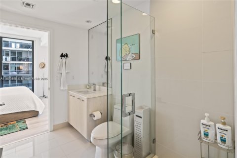 Condo in Miami, Florida, 2 bedrooms  № 1806123 - photo 26