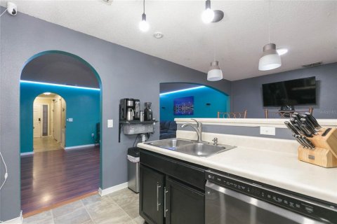 Touwnhouse à vendre à Tampa, Floride: 3 chambres, 163.88 m2 № 2102200 - photo 9