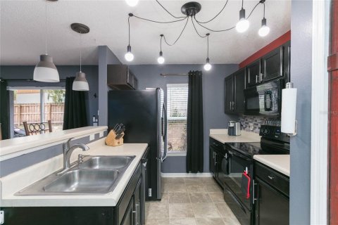 Touwnhouse à vendre à Tampa, Floride: 3 chambres, 163.88 m2 № 2102200 - photo 8