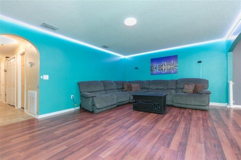 Touwnhouse à vendre à Tampa, Floride: 3 chambres, 163.88 m2 № 2102200 - photo 2