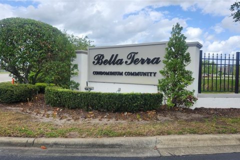 Apartment in Orlando, Florida 4 bedrooms, 121.98 sq.m. № 2383320 - photo 3