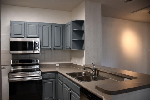 Apartment in Orlando, Florida 4 bedrooms, 121.98 sq.m. № 2383320 - photo 8