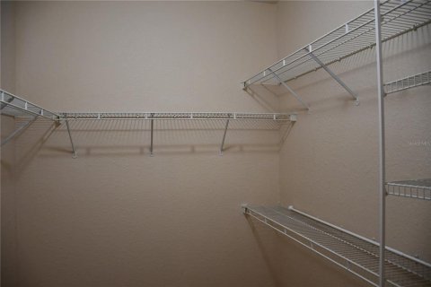 Apartment in Orlando, Florida 4 bedrooms, 121.98 sq.m. № 2383320 - photo 18