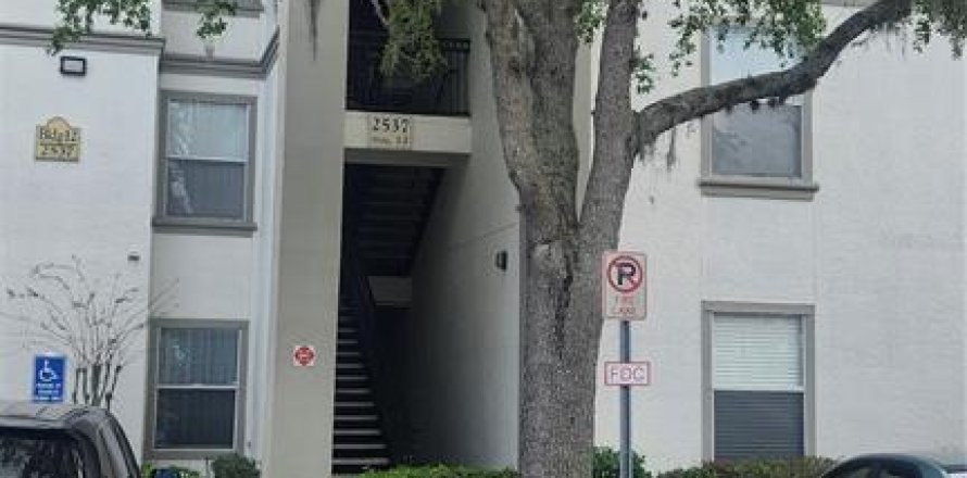Apartment in Orlando, Florida 4 bedrooms, 121.98 sq.m. № 2383320