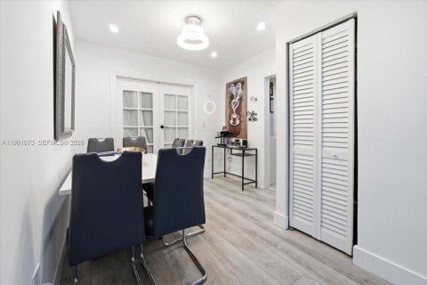 Villa ou maison à vendre à Miami, Floride: 3 chambres, 156.73 m2 № 2024050 - photo 18