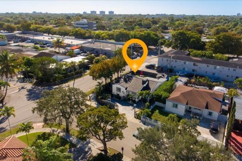 Villa ou maison à vendre à Miami, Floride: 3 chambres, 156.73 m2 № 2024050 - photo 2
