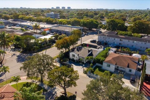 Villa ou maison à vendre à Miami, Floride: 3 chambres, 156.73 m2 № 2024050 - photo 4