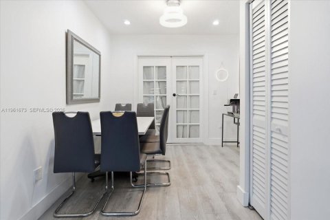 Villa ou maison à vendre à Miami, Floride: 3 chambres, 156.73 m2 № 2024050 - photo 17