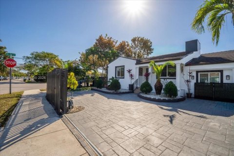 Villa ou maison à vendre à Miami, Floride: 3 chambres, 156.73 m2 № 2024050 - photo 8