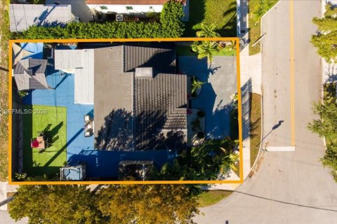 Villa ou maison à vendre à Miami, Floride: 3 chambres, 156.73 m2 № 2024050 - photo 3