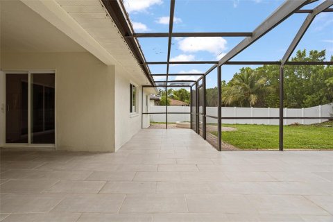 Villa ou maison à vendre à Bonita Springs, Floride: 3 chambres, 162.76 m2 № 1909044 - photo 10