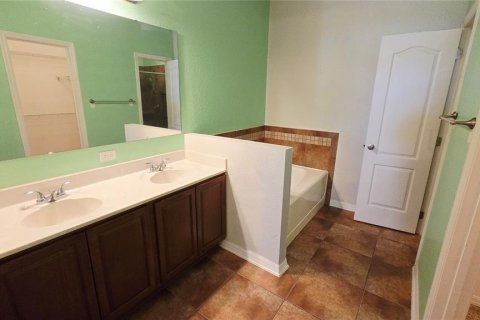 Casa en alquiler en Kissimmee, Florida, 3 dormitorios, 151.8 m2 № 1912287 - foto 19