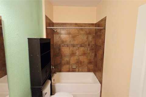 Casa en alquiler en Kissimmee, Florida, 3 dormitorios, 151.8 m2 № 1912287 - foto 22