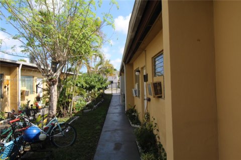 Appartement à louer à Opa-locka, Floride: 1 chambre, 1894.28 m2 № 1977190 - photo 17