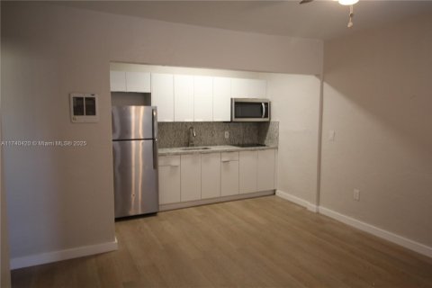 Appartement à louer à Opa-locka, Floride: 1 chambre, 1894.28 m2 № 1977190 - photo 4