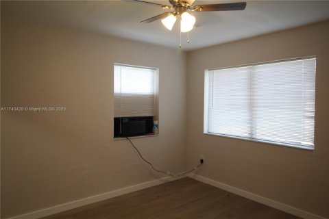 Appartement à louer à Opa-locka, Floride: 1 chambre, 1894.28 m2 № 1977190 - photo 6