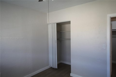 Appartement à louer à Opa-locka, Floride: 1 chambre, 1894.28 m2 № 1977190 - photo 7